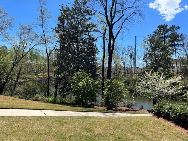 Building Photo - 6605 Beacon Dr
