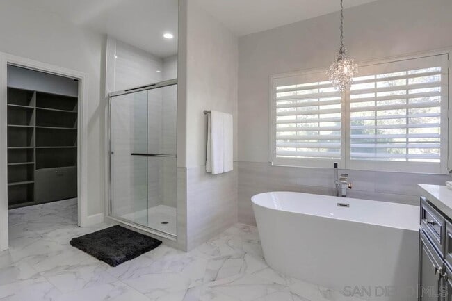 Building Photo - 1696 Gil Way