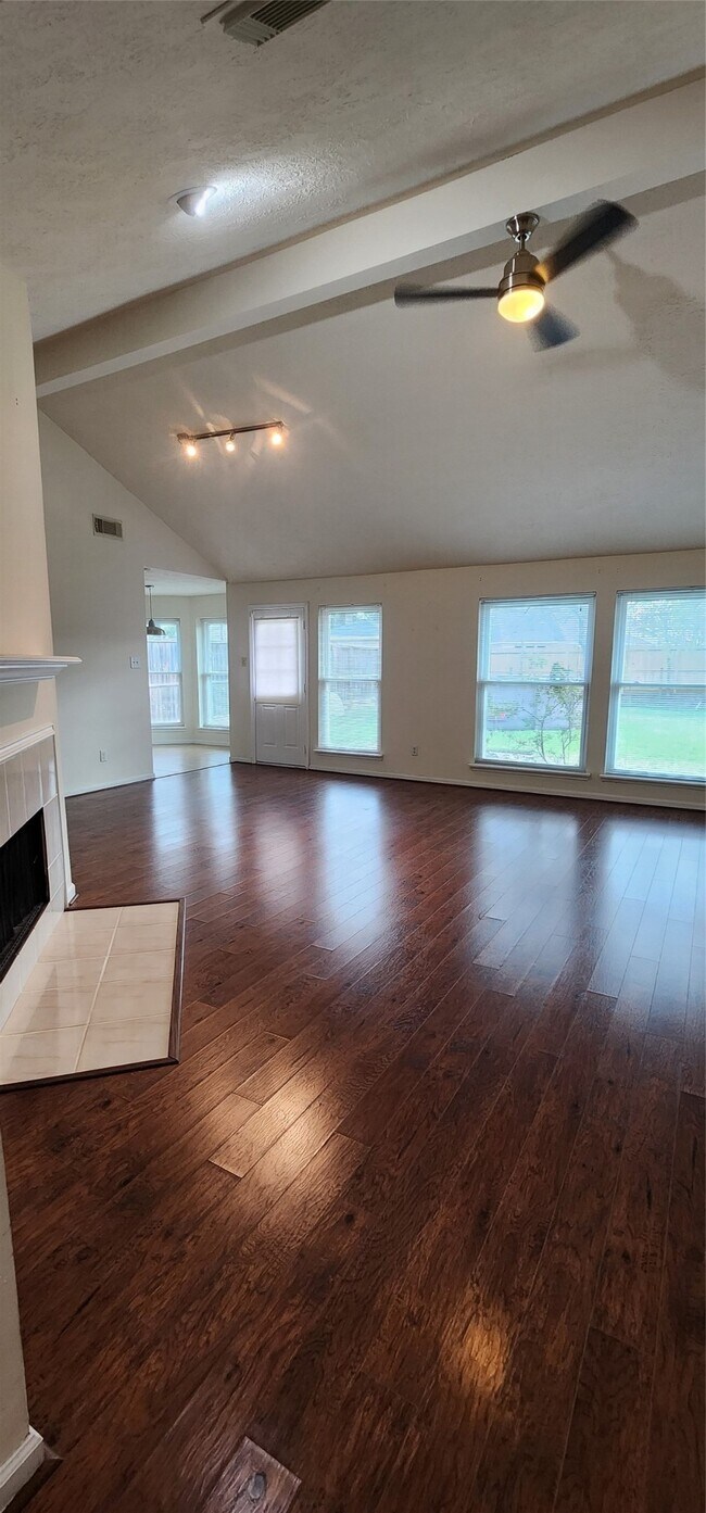 Building Photo - 16807 Sussex Dr