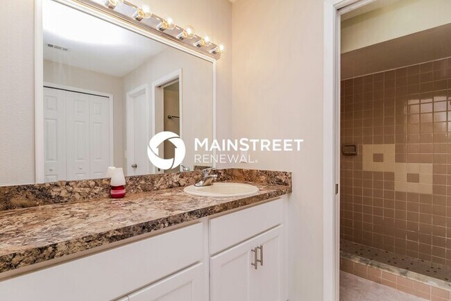 Building Photo - 4 Bedroom Pet-Friendly Home in LONGWOOD, F...