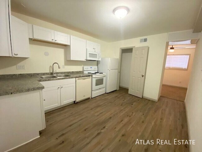 Primary Photo - 2107 Preuss Rd
