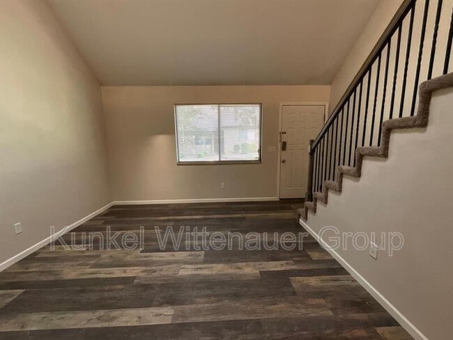 Building Photo - 425 Ponderosa Ave