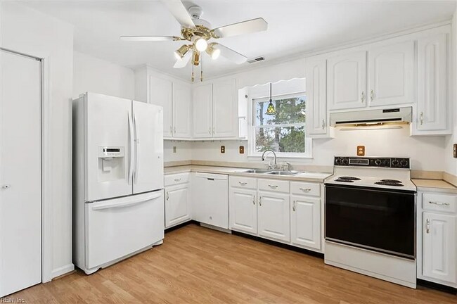Building Photo - Beautifully Renovated 3BR/2BA Home in Smithfield, VA - Move in Ready!