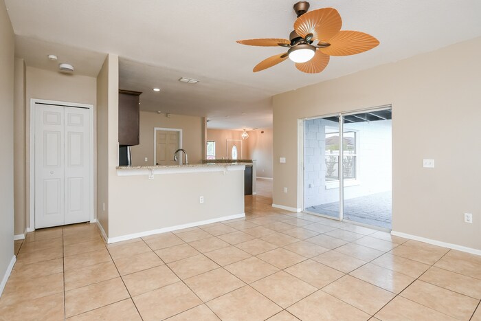 Building Photo - 768 Pelican Ct