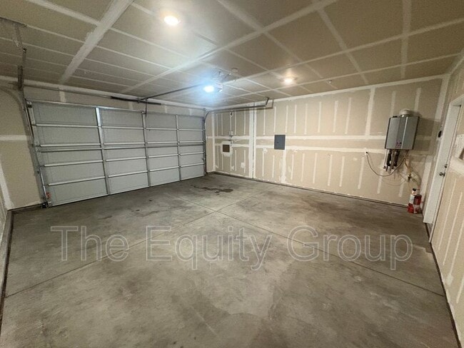 Building Photo - 217 E Tyler Ct