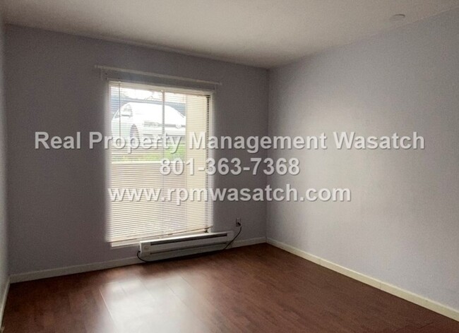 Building Photo - Come See This Charming 1-Bedroom 1 Bathroo...
