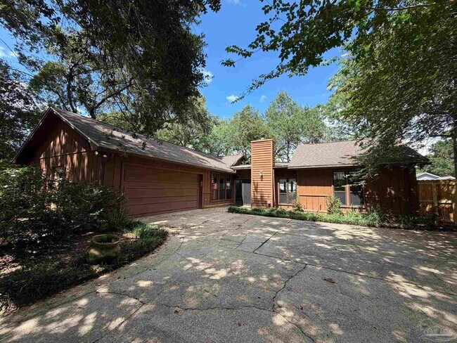 Building Photo - 7707 Beechwood Dr