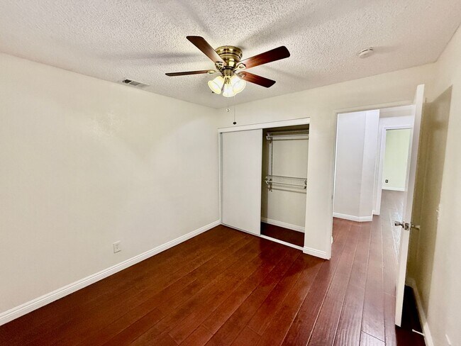 Building Photo - 3466 Siskiyou Cir