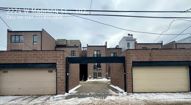Building Photo - 2224 W Madison St