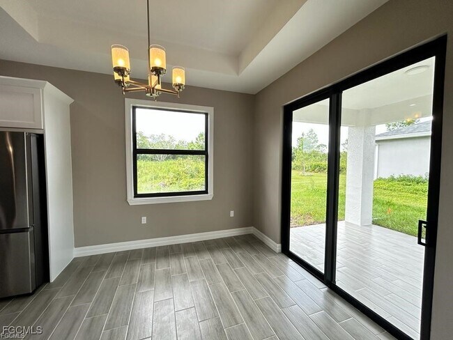 Building Photo - 4827 Everglades Blvd N