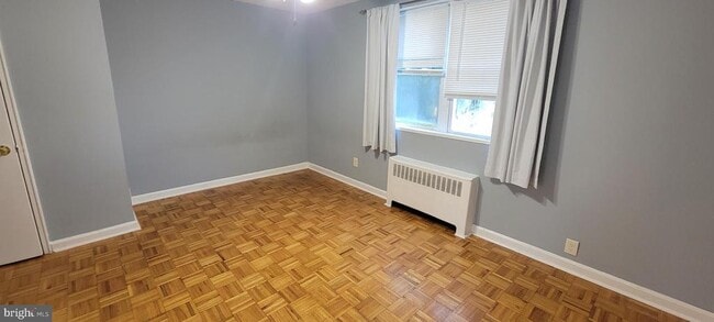 Building Photo - 307 E Clarkson Ave