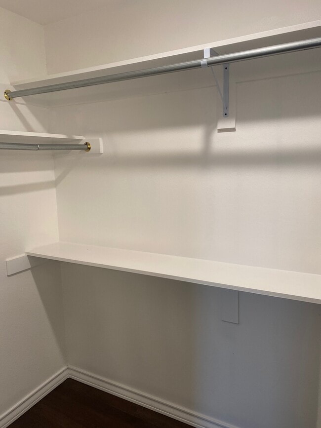 Building Photo - 3478-3478 Brooke Pl