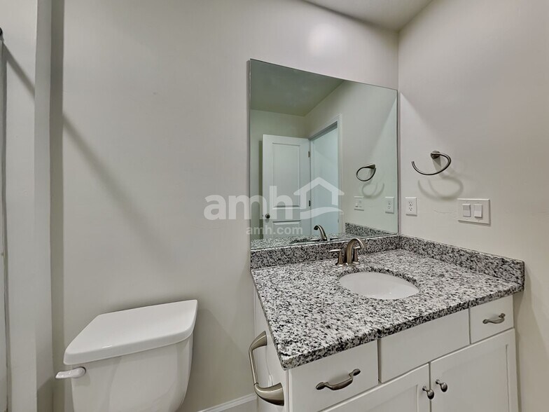 Building Photo - 4449 N Morgan Way