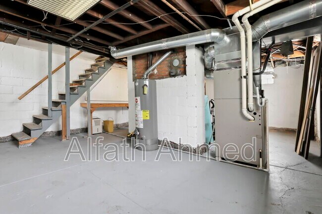 Building Photo - 294 Wyandotte Ave
