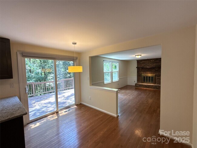 Building Photo - 6616 Wannamaker Ln