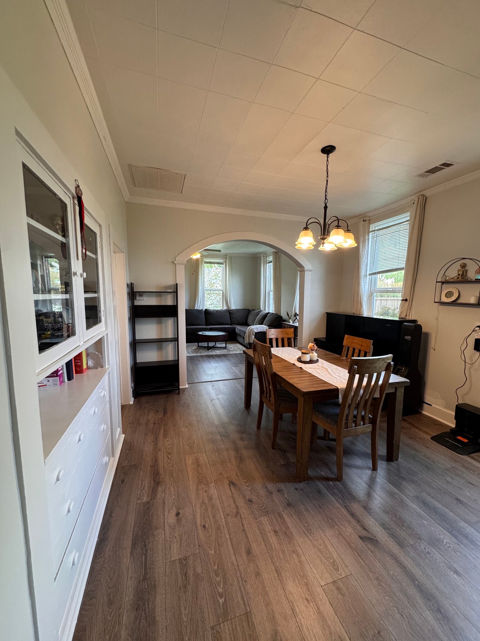 Dining room - 2736 McDermott St