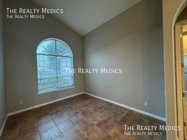Building Photo - 2521 Roat Dr