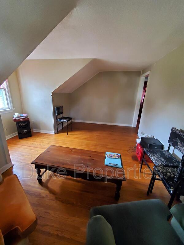 Building Photo - 183 Rockview Terrace