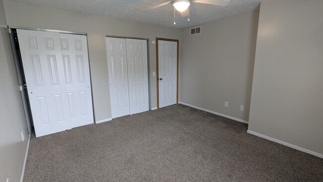 Building Photo - MN Cedar Village (873)
