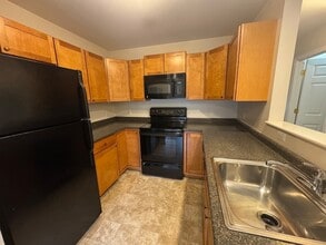 Building Photo - 86 Endicott St