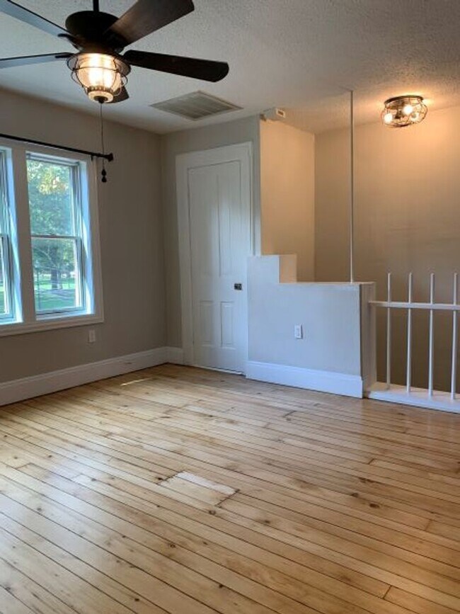 Building Photo - 2471 W11