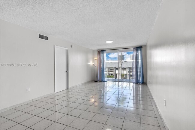 Building Photo - 3716 NE 168th St