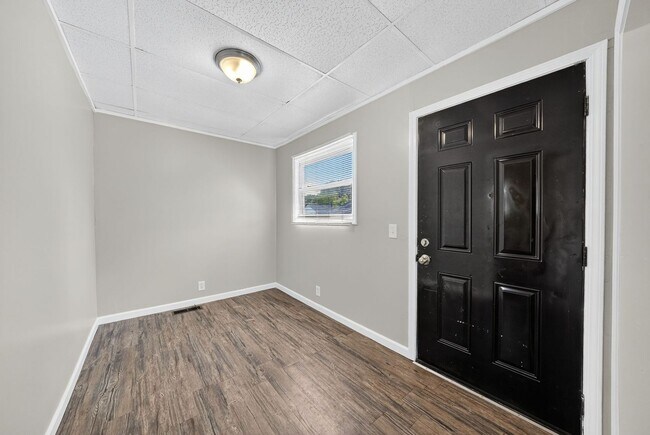 Building Photo - Section 8 Accepted
