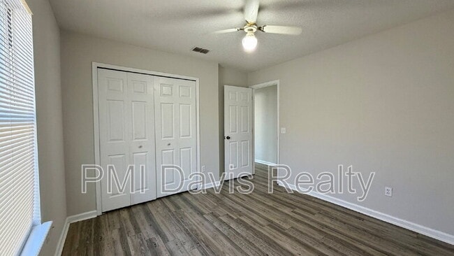 Building Photo - 1771 Pickwick Pl