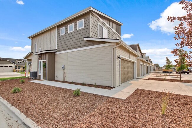 Building Photo - 5643 E Bollo St