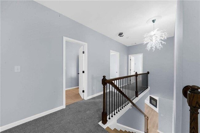 Building Photo - 5435 Mirror Lake Dr