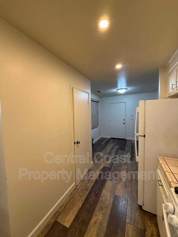 Building Photo - 1884 Cherokee Dr