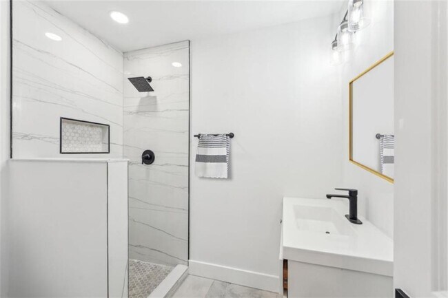 Building Photo - 1288 Almont Dr SW