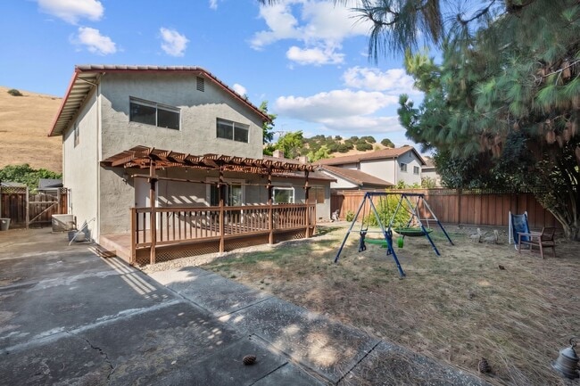 Building Photo - Beautifully Updated Four Bedroom Fremont Retreat w/ Views in Historic Niles
