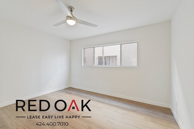 Building Photo - Gorgeous One Bedroom with Large Windows, A...