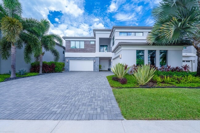 Building Photo - 17119 Aquavera Way