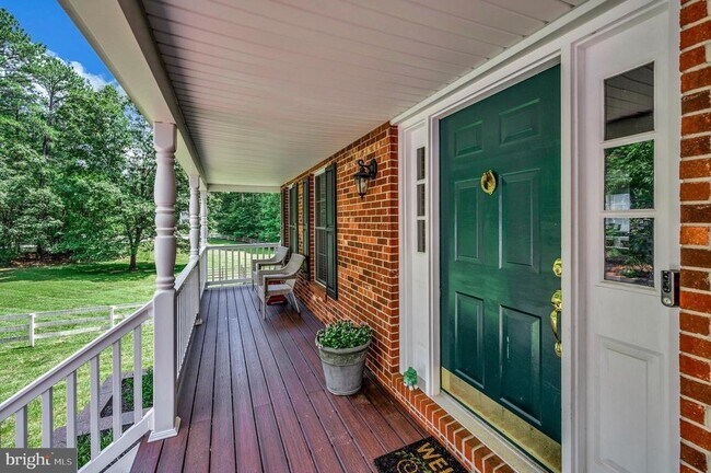 Building Photo - 8 Wilderness Ct