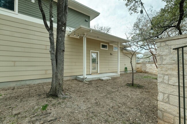 Building Photo - 11233 Avery Station Loop