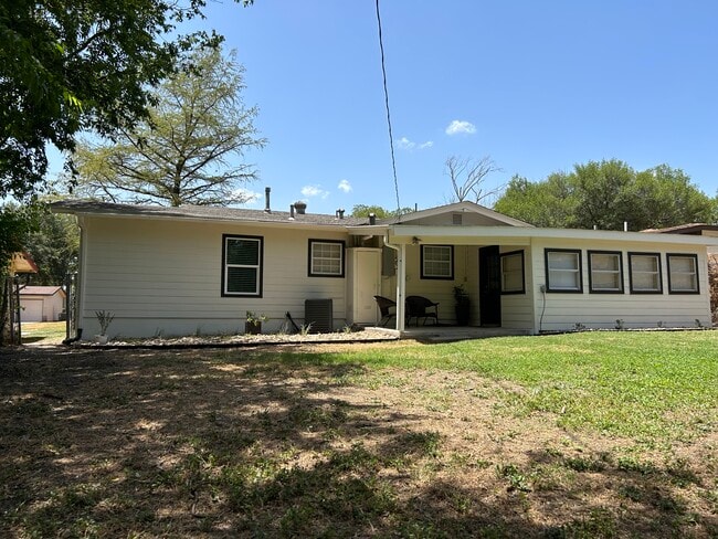 Building Photo - 237 Mink Dr