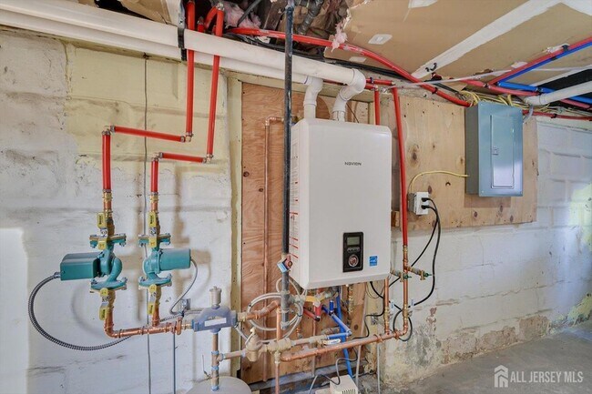 Building Photo - 36 2nd Ave