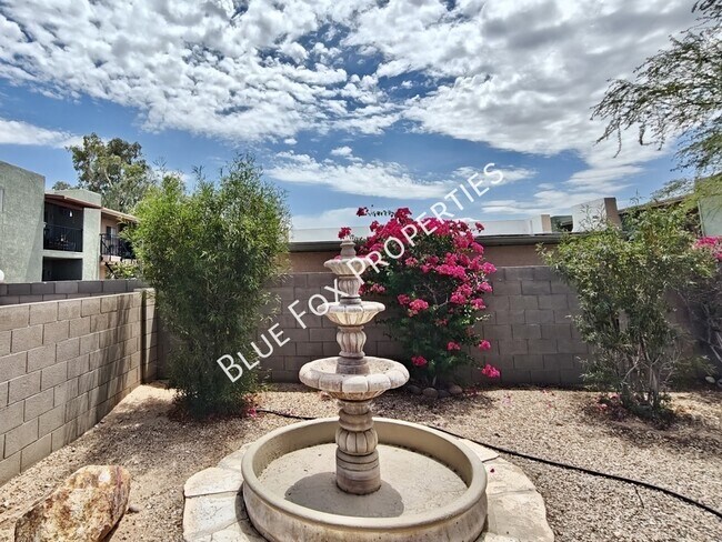 Building Photo - 6078 N Panorama Park Dr