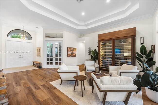 Building Photo - 2589 Mayfair Ln