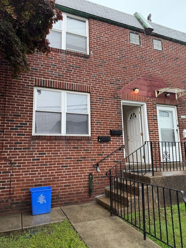 Primary Photo - 1113 Faunce St