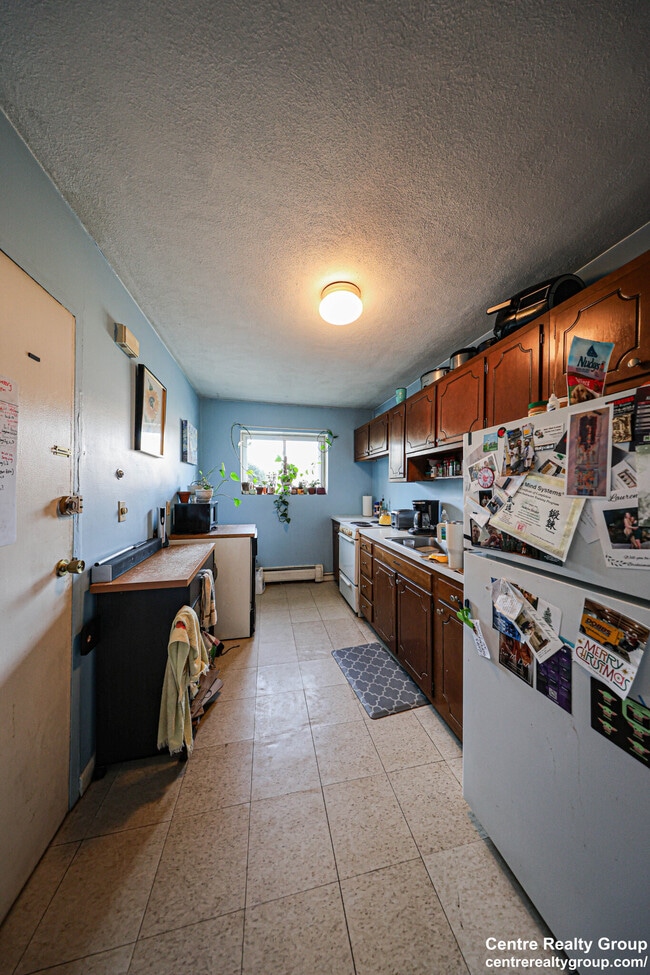 Building Photo - 33 Westgate Rd