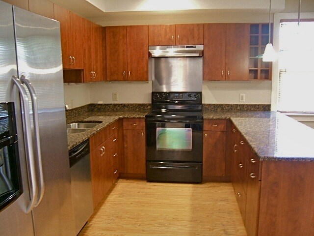 Building Photo - 17 Hampden Ct