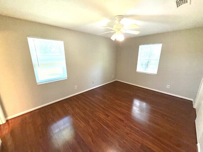 Building Photo - Nice home located in Daphne