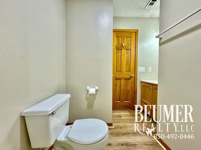 Building Photo - Lakefront Living Minutes to NAS & Perdido Beaches