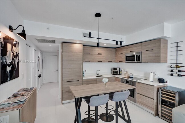 Building Photo - 1300 S Miami Ave