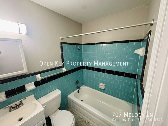 Building Photo - 707 Melody Ln