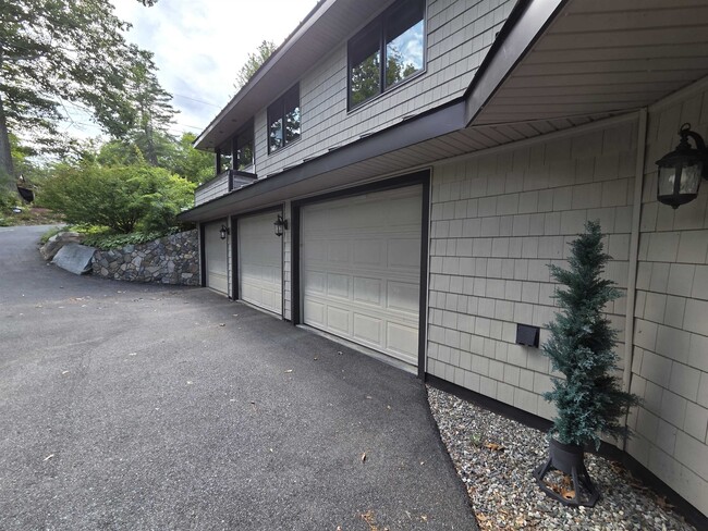 Building Photo - 20 Bonardi Dr