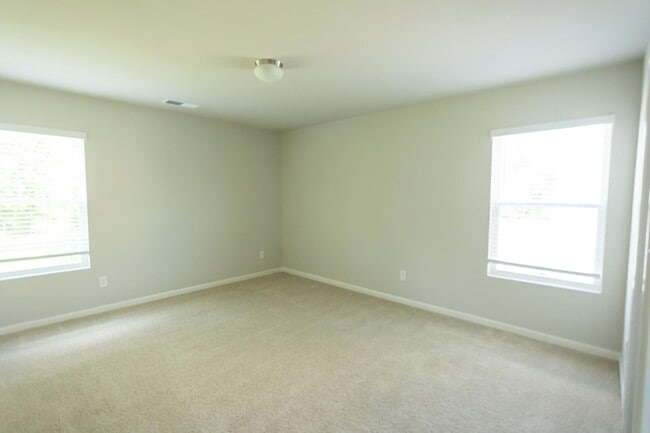Building Photo - 1115 Dietrich Ln